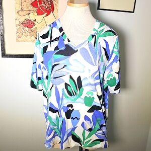Chico's Abstract Floral V-Neck Top. Blue and Green. Prima Cotton. Size XL‎